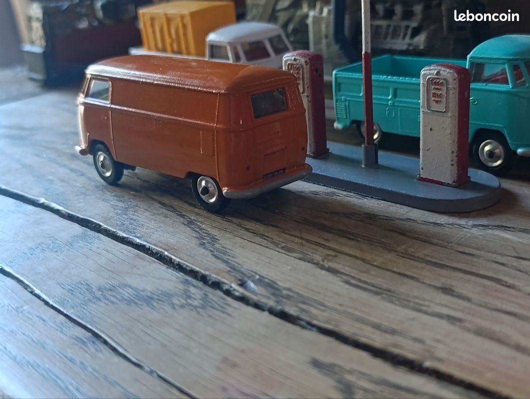 Volkswagen Combi Corgi Toys (image 8)