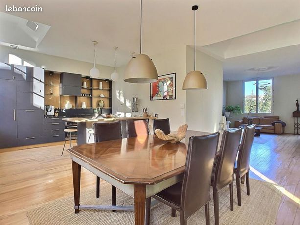 Maison 9 pièces 253 m²
