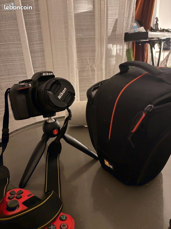 Nikon D5300 / 2 objectif 18-55mm + 50mm f1.8 / trépied / kit nettoyage (image 1)