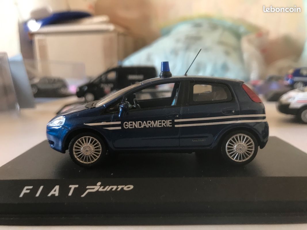 Voiture gendarmerie nationale - 1/43 (image 1)