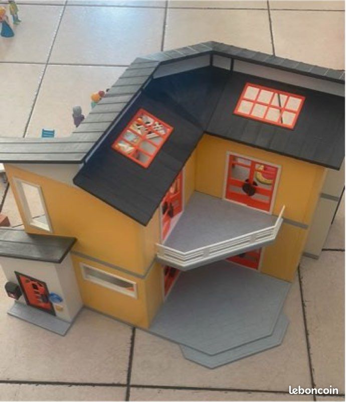 Maison playmobil + accessoires (image 5)
