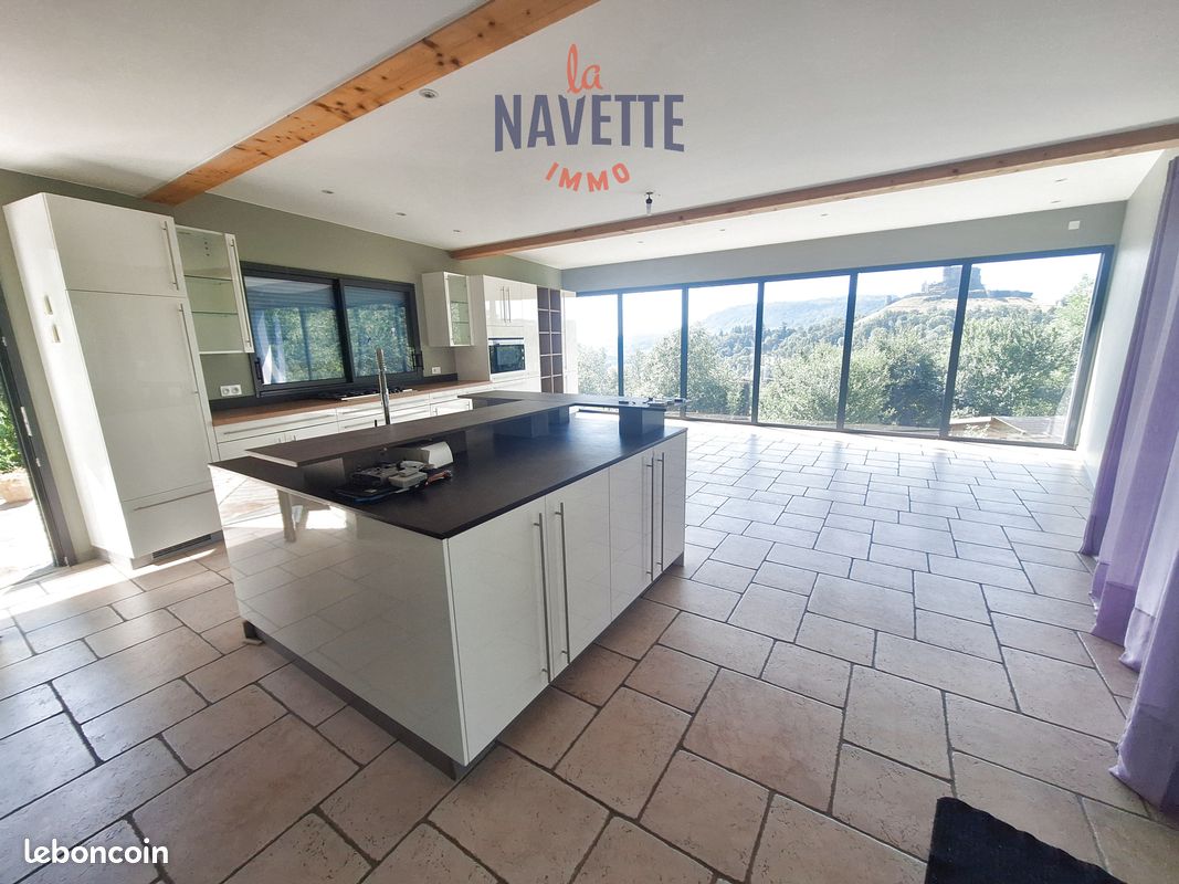 Maison 8 pièces 260 m² · à Murol · 260 m² · 530 000 €