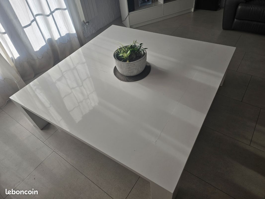 Grande table basse 160 x 160 (image 1)