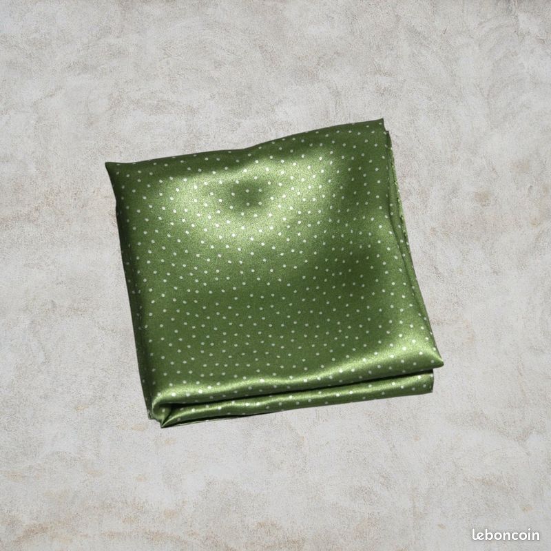 Pochette en soie Bottinelli (image 1)
