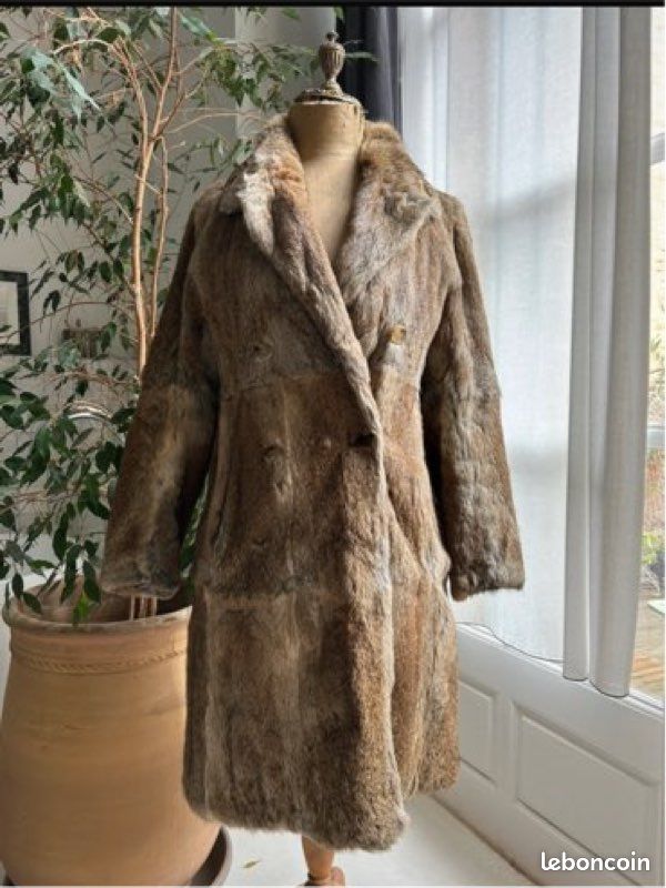 Manteau fourrure de lapin Sandro de belle qualité (image 1)