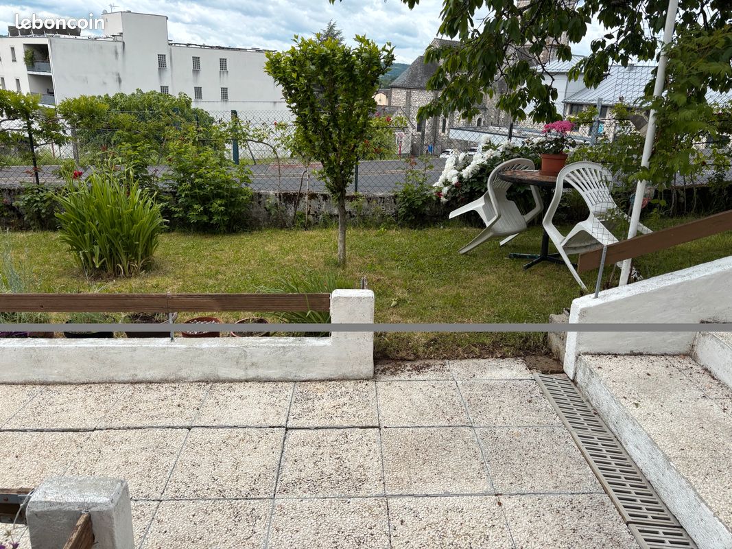T2 rez de jardin excellent état, calme, jardin avec terrasse ombragée et proche de tous commerces (image 10)