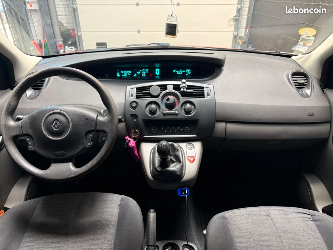 RENAULT SCENIC II 1.6 16V Expression (image 12)