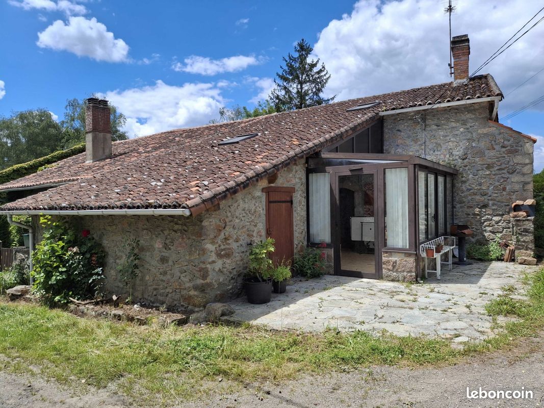 Maison 3 pièces 70 m² · à Chabanais · 70 m² · 29 900 €