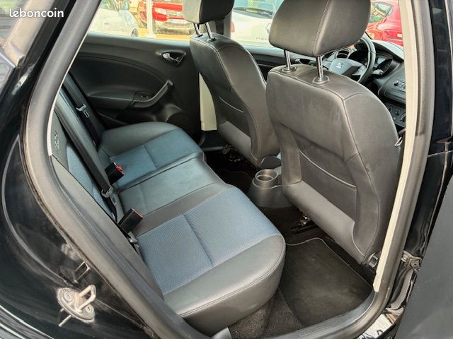 Seat ibiza 1.2 60 chevaux I-TECH , garantie national (image 6)