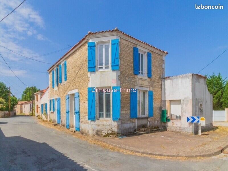 Maison 6 pièces 222 m² · à Nalliers · 222 m² · 120 000 €