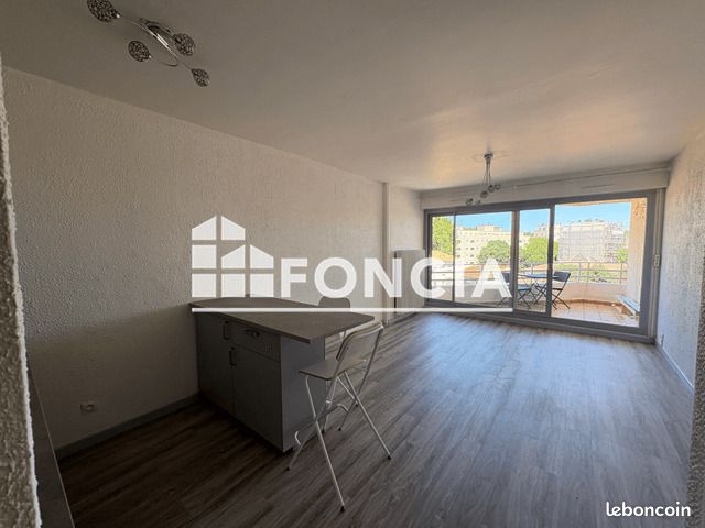 Appartement 1 pièce 30 m² · à Nîmes · 30 m² · 500 €