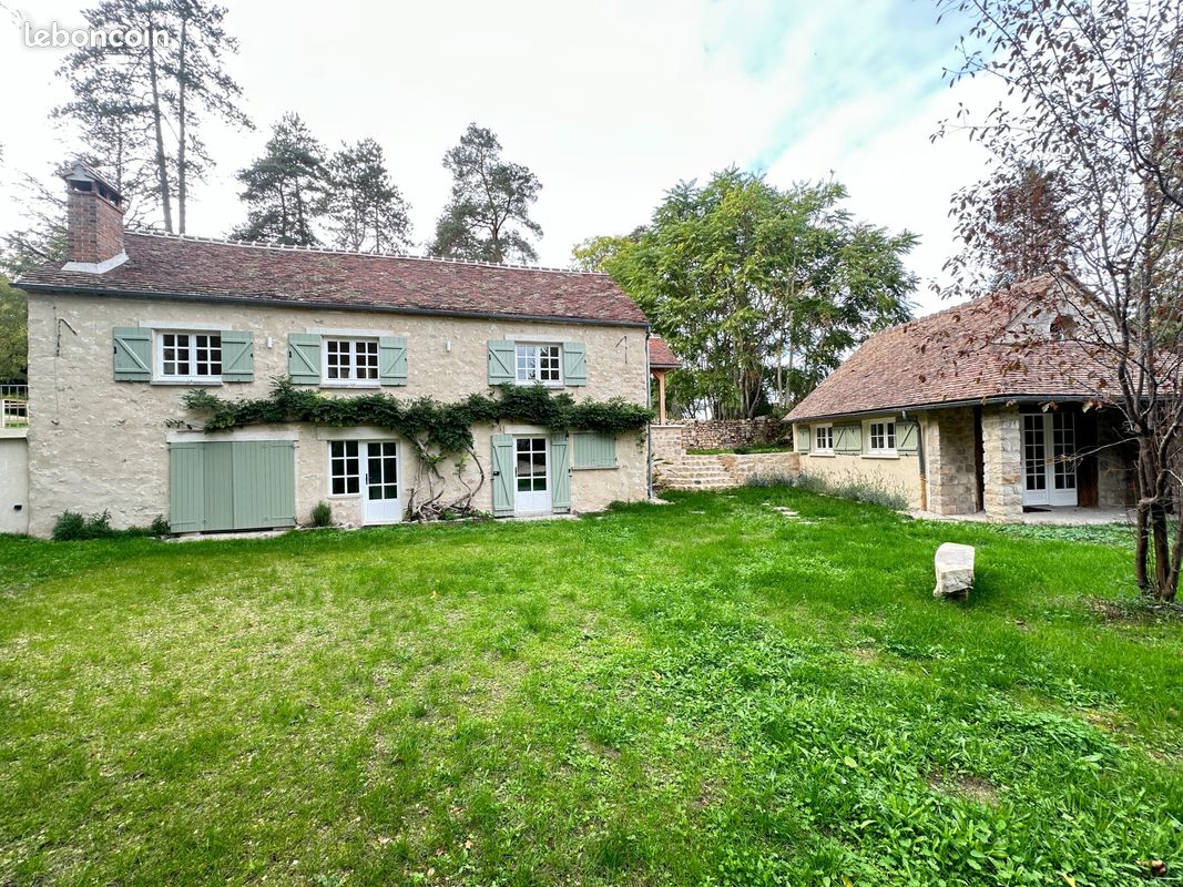 Maison 7 pièces 200 m² · à Noisy-sur-École · 200 m² · 2 600 €/mois