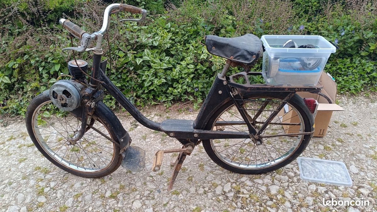ANCIEN TRACTEUR À pedale en tôle de 1960 EUR 150,00 - FR