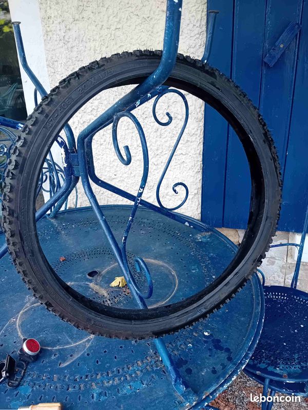 Pneu VTT neuf 20 pouces (image 1)