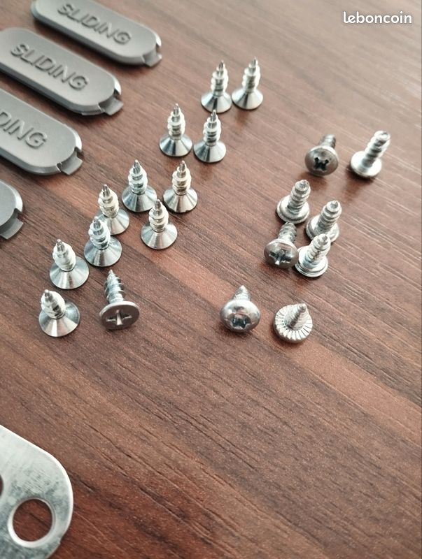 Lot quincaillerie (image 2)