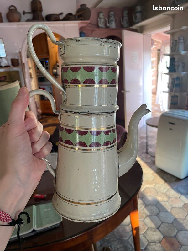 Cafetière vintage en émaille (image 3)