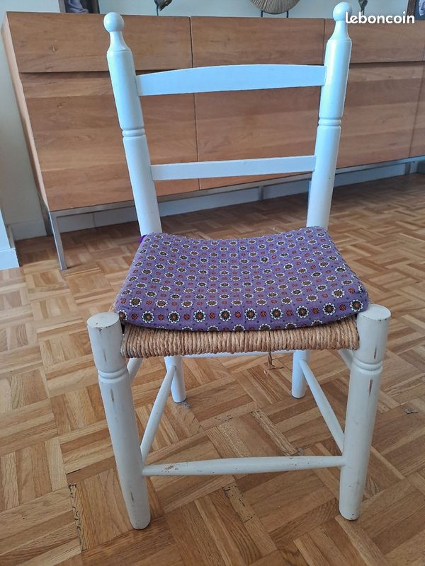 Chaise en bois enfant (image 1)