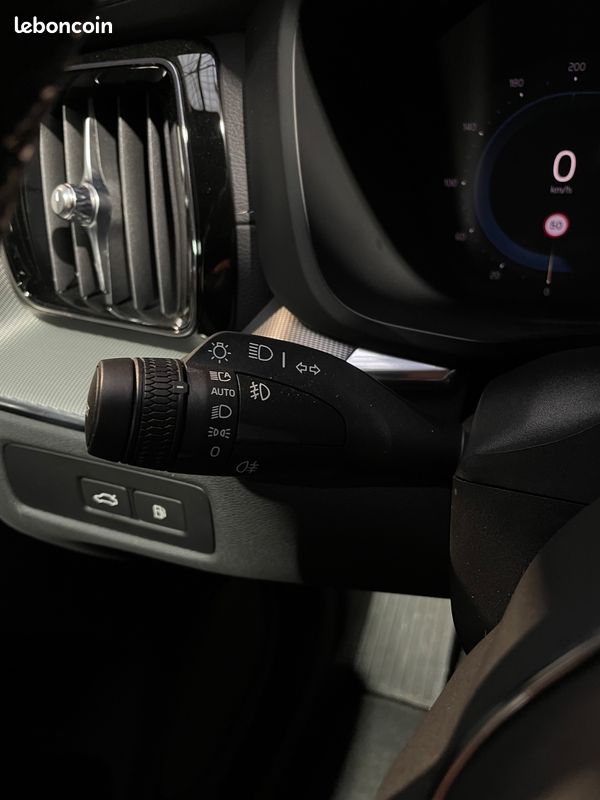 VOLVO XC60 T8 455Ch POLESTAR - 1 ère main - Historique VOLVO - Carplay - Attelage - Marches Pieds (image 14)