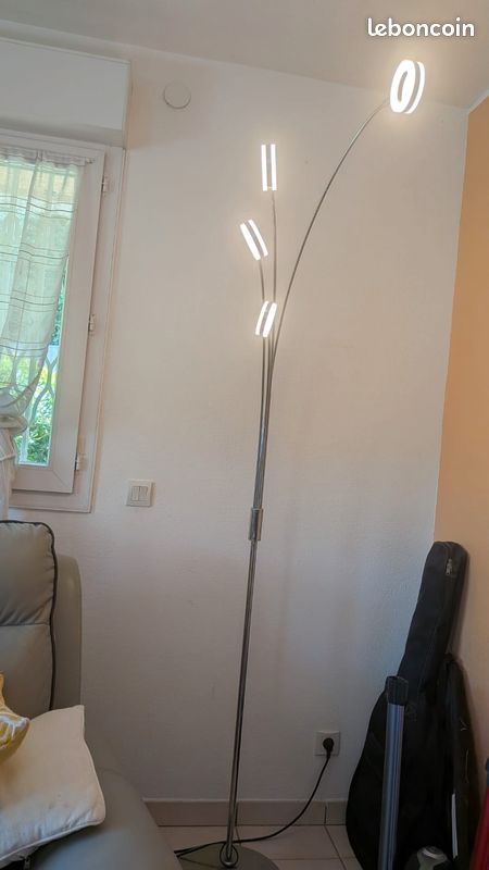 Lampadaire LED (image 1)