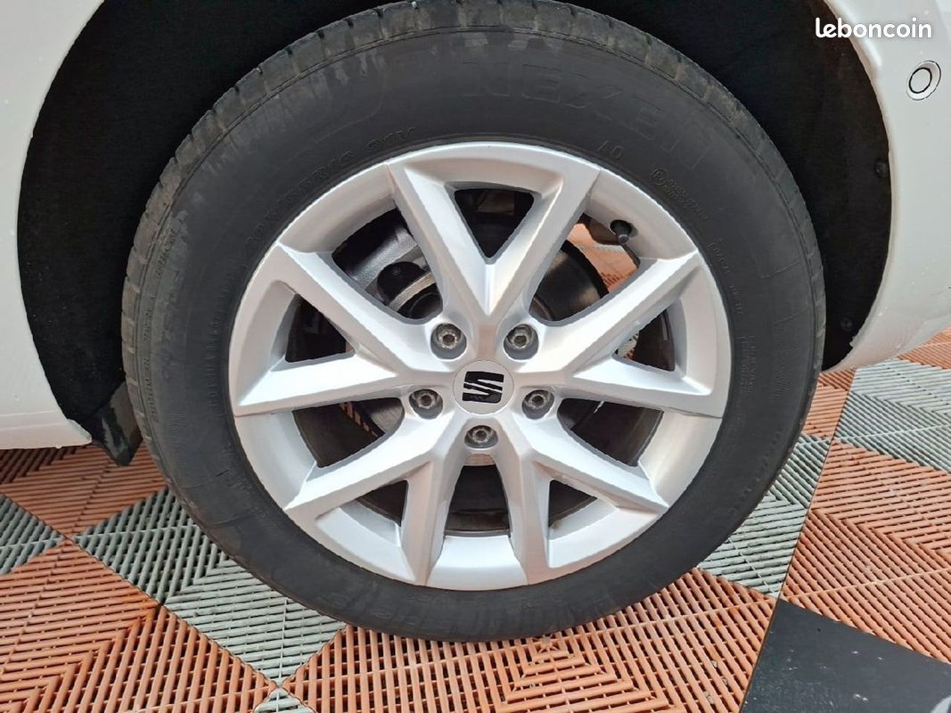 Seat LEON 2.0 TDI 115 BV6 STYLE XL Caméra (image 8)