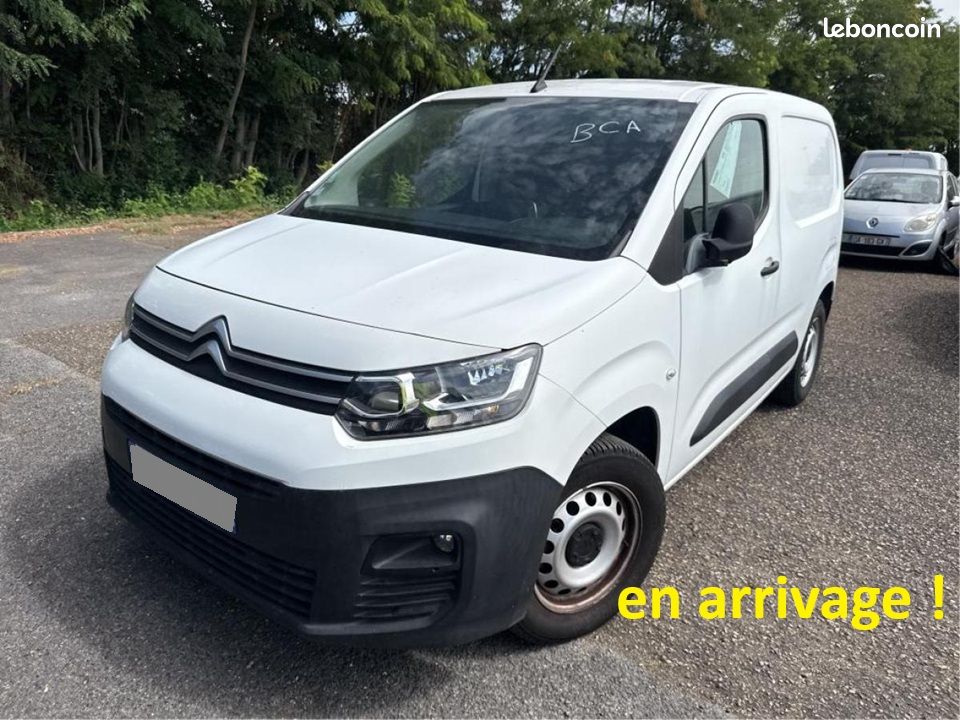 BERLINGO Hdi 130 cv- BVM 6 - 3 places - attelage - GPS - MirrorLink - porte latérale - 05/2019 - 143800 km - 8325 euro HT (image 1)