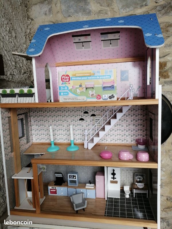 Maison de poupées avec accessoires (image 1)