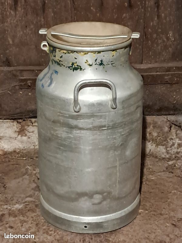 Ancien BIDON à LAIT, en ALUMINIUM (Gebraucht) in Le Locle für CHF 20