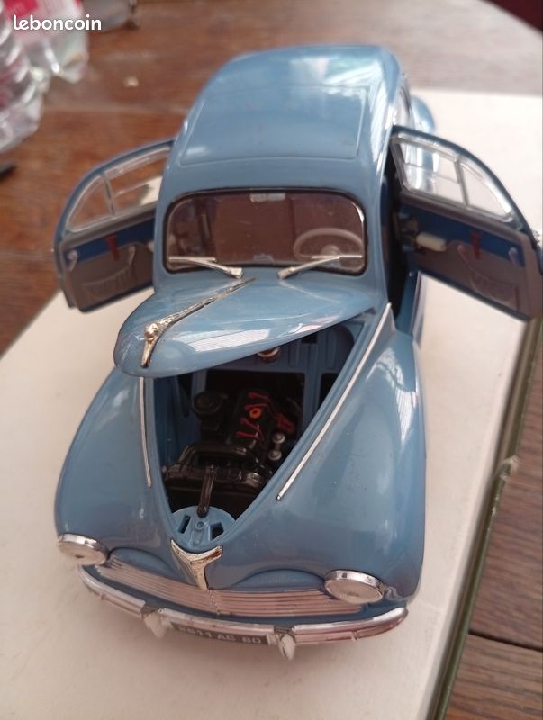 VOITURE MINIATURE CADILLAC V16 452 A 1931 Solido au 1/43 Collection EUR 8,00 - FR
