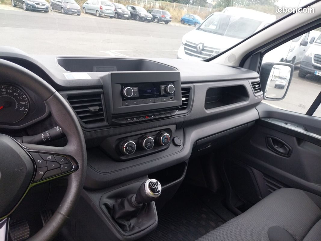 Renault trafic fg blue dci 130 l1h1 3t gsr2 advance (image 12)