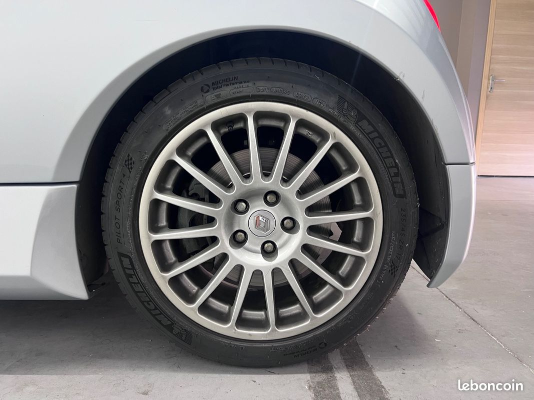 Renault Clio 3.0 V6 230ch/N°1609/Distribution Neuve/Clim (image 35)