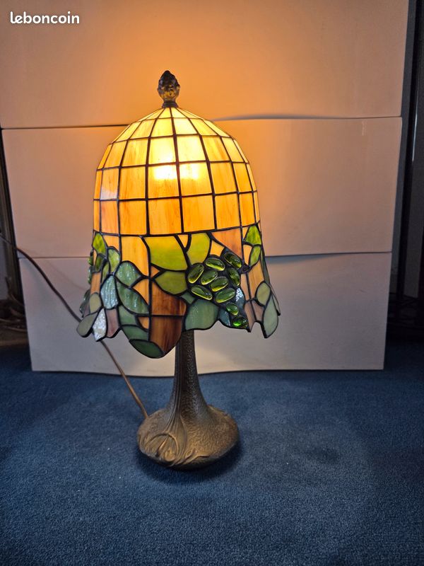 Lampe pâte de verre décorée avec pied en bronze décoré (image 3)