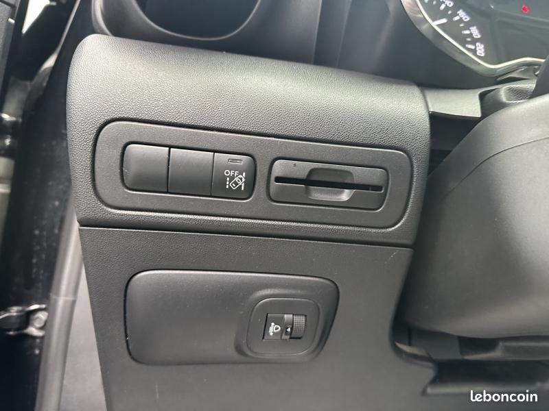 Citroen C3 Aircross PureTech 130ch S&S Shine EAT6 (image 17)
