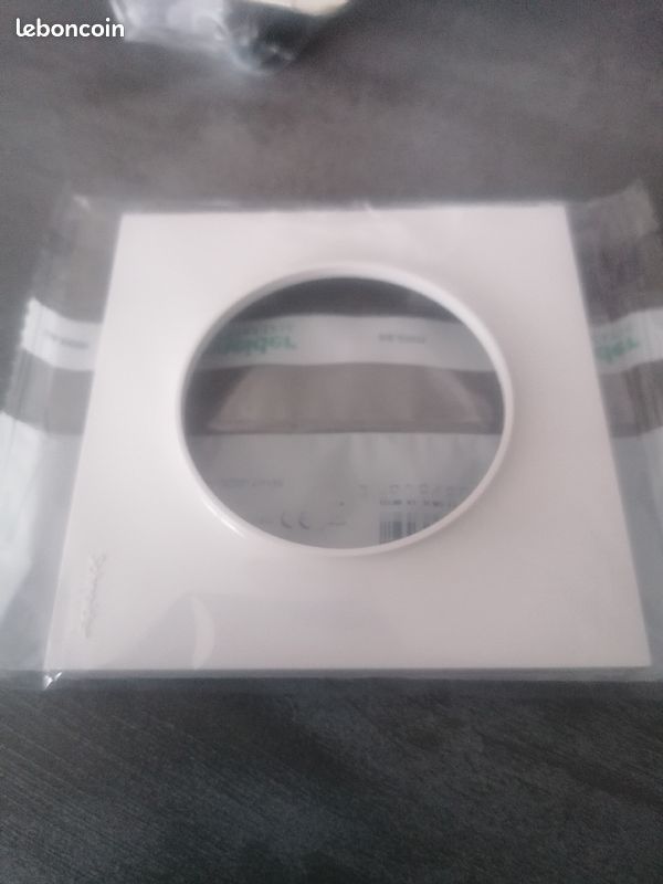Cache pour prise schneider (image 2)
