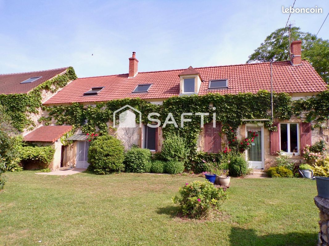 Maison 5 pièces 268 m² · à Coust · 268 m² · 219 500 €