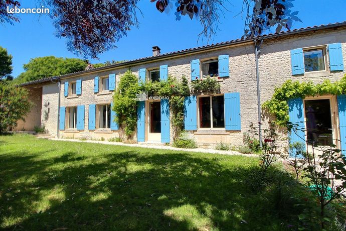 Maison 8 pièces 214 m²