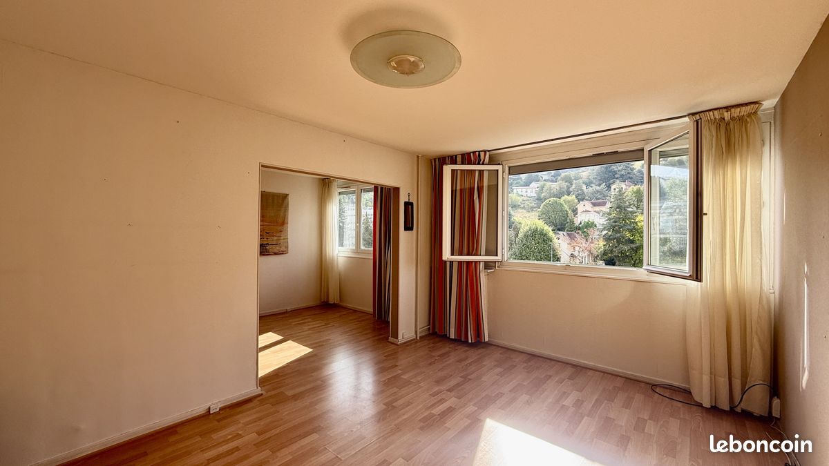 Appartement 4 pièces 95 m² · à Saint-Étienne · 95 m² · 84 000 €