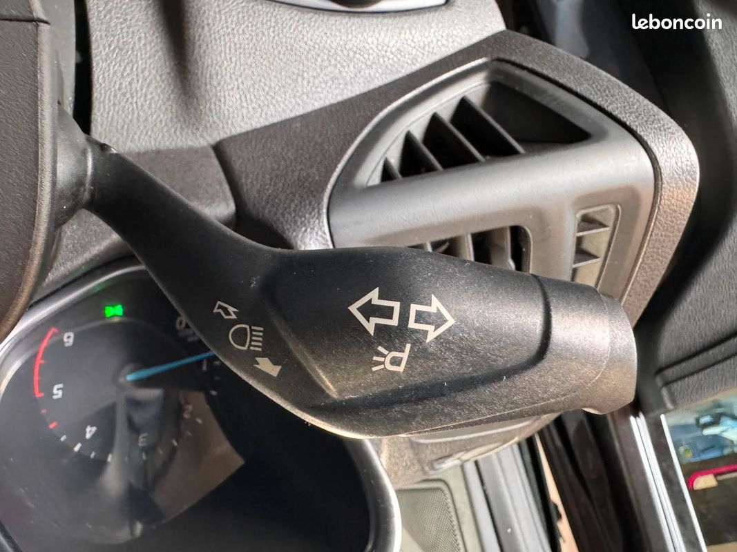 FORD TRANSIT CONNECT CABINE APPROFONDIE 1.5 ECOBLUE 120 S&S BVA8 Trend CAMÉRA DE RECUL / ANDROID AUTO / ATTELAGE / ENTRETIEN COMPLET (image 37)
