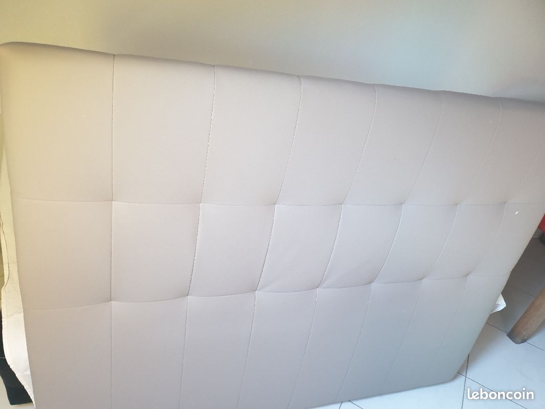 Tete de lit (image 1)