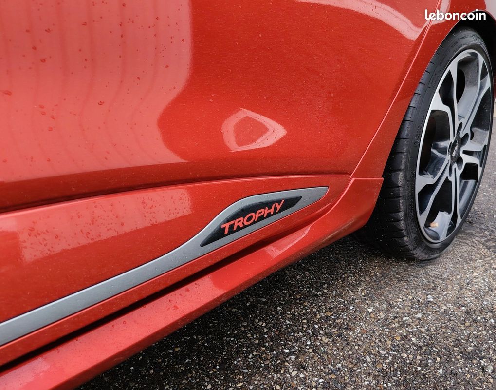 RENAULT CLIO 1.6 TCE 220CH RS TROPHY BVa (image 29)