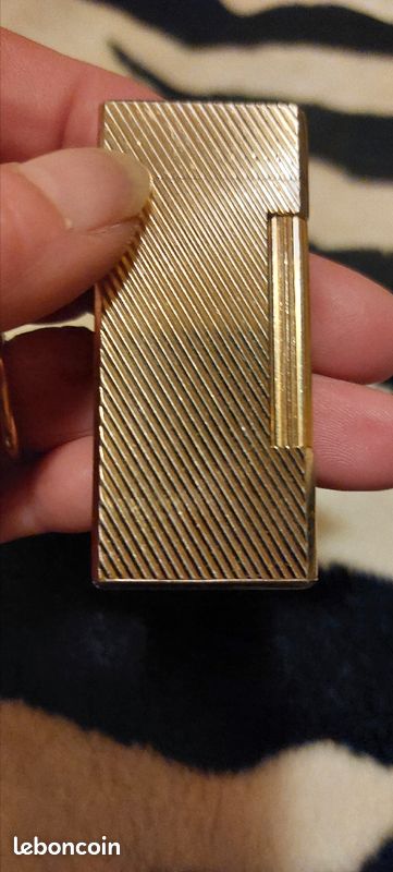 Briquet Versailles Japon. Or 200 vendu sans boîte =150 avec petit étuis très bon état (image 1)