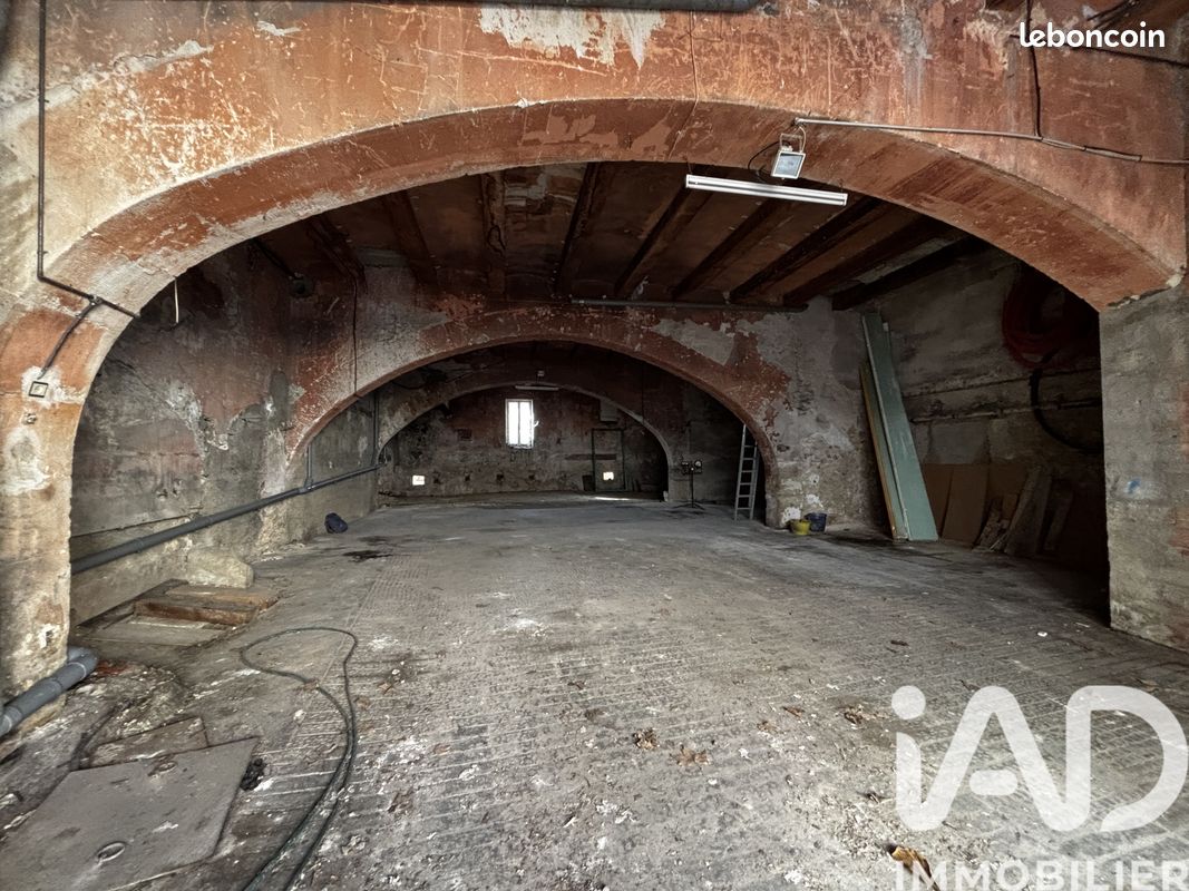 Parking 225 m² · à Sallèles-d'Aude · 225 m² · 175 000 €