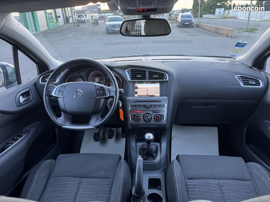 Citroen C4 BLUEHDI 120CH FEEL S&S (image 21)