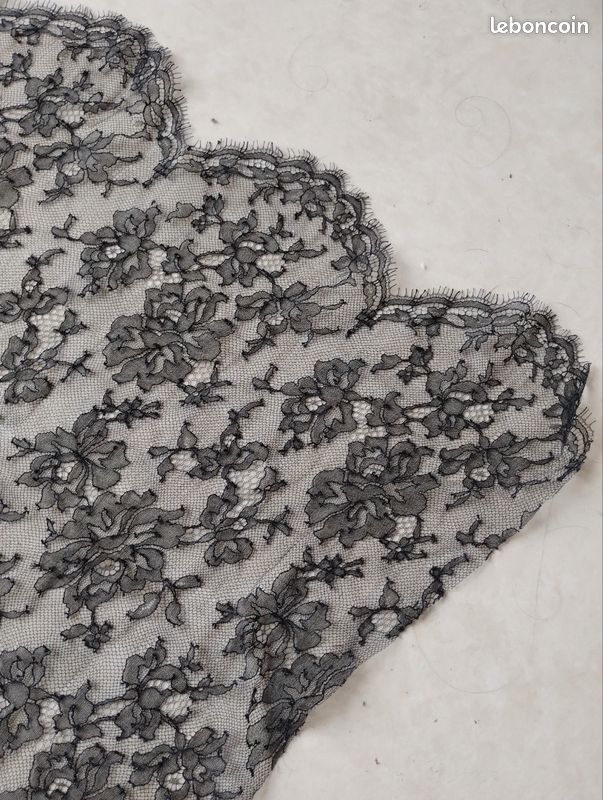 Lot De Dentelle De Calais Ancienne - 12 Mètres En 7 Coupons Différents + Cadeau - Neuf