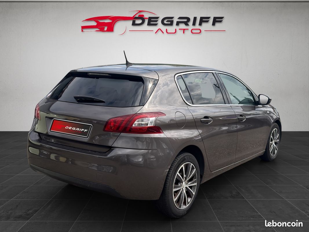 PEUGEOT 308 1.2 PureTech 110ch SS BVM5 Allure (image 6)