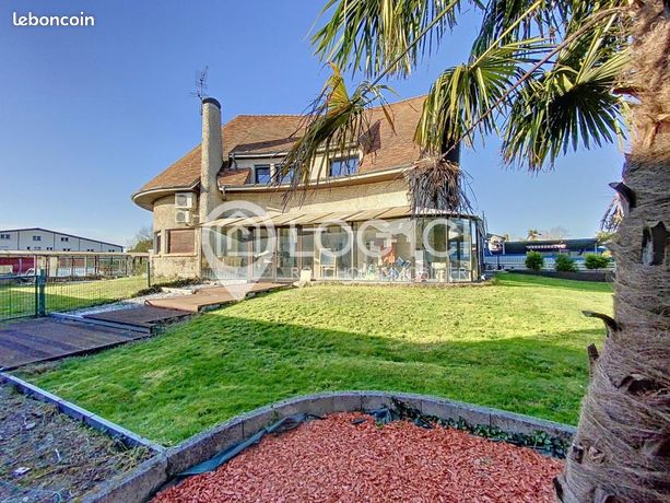 Maison 5 pièces 230 m²