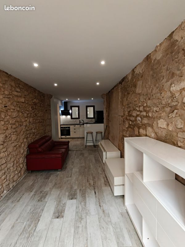 Appartement 2 pièces 45 m² · à La Tour-d'Aigues · 45 m² · 690 €/mois