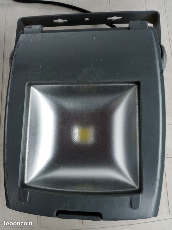 Phare de parking (image 1)
