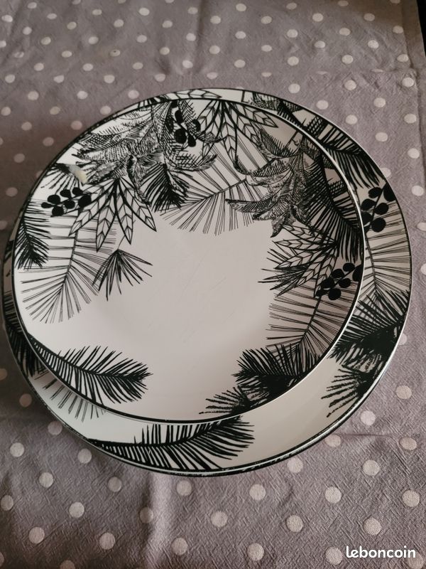 Lot 12 assiettes Maisons du Monde en porcelaine – 6 grandes + 6 petites (image 1)