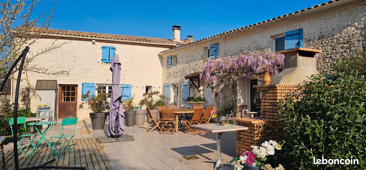 Maison 9 pièces 260 m² · à Bords · 260 m² · 319 000 €