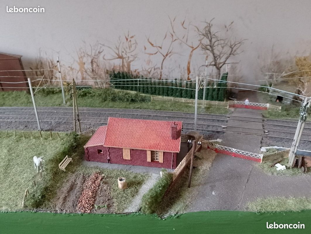 Train N Maison de garde PN Nord Cité miniature (image 1)